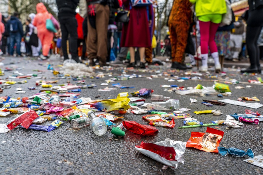 Etwa 700 Tonnen Abfall fallen in den Karnevalshochburgen zwischen Weiberfastnacht und Rosenmontag an.
