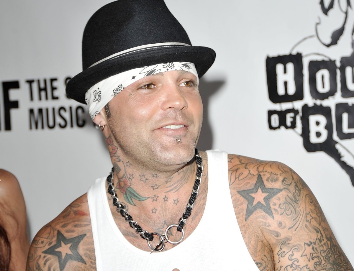 WEST HOLLYWOOD, CA - SEPTEMBER 10: Singer Seth Binzer arrives at the 2nd Annual Sunset Strip Music Festival&#039;s Tribute to Ozzy Osbourne at the House of Blues on September 10, 2009 in West Hollywoo ...