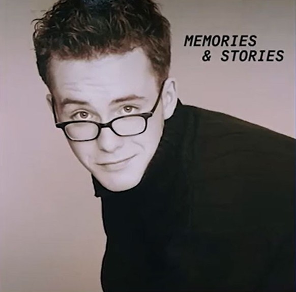 Das Cover zu "Memories &amp; Stories" wartet mit einer Überraschung auf.