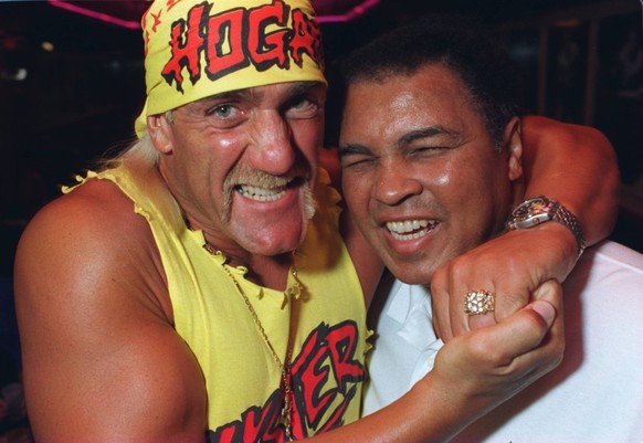 Legenden unter sich: Wrestler Hogan trifft auf Boxer Muhammad Ali.