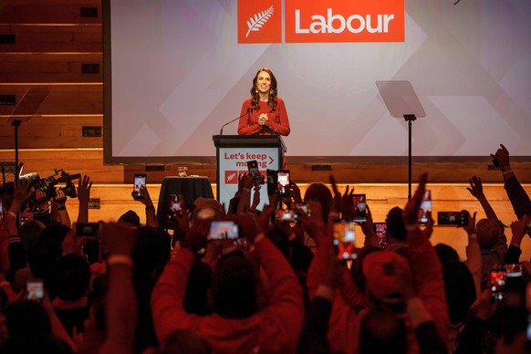 NZ ELECTION 2020, New Zealand Prime Minister Jacinda Ardern speaking after election victory during the New Zealand Labour party election night event in Auckland, Saturday, October 17, 2020. ACHTUNG: N ...