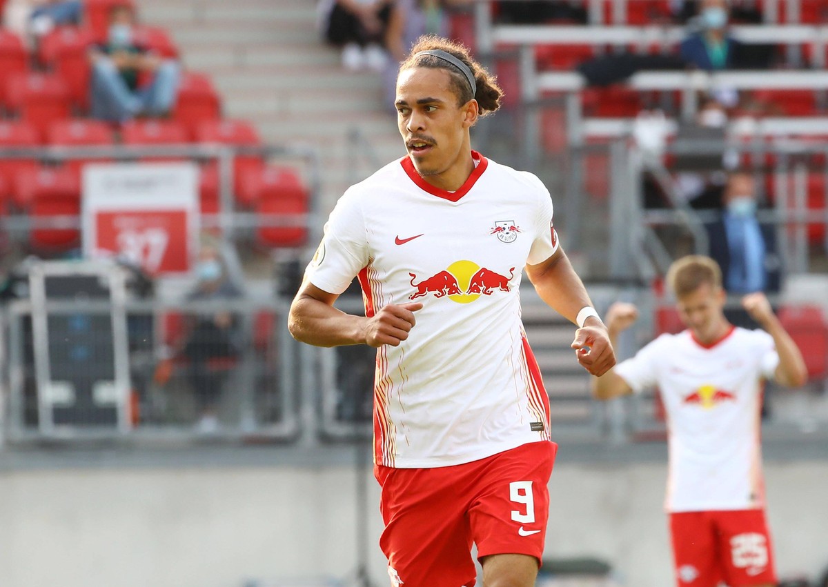 Nuernberg - RB Leipzig / DFB Pokal 12.09.2020 Nuernberg, 12.09.2020, Max-Morlock-Stadion, Fussball, DFB Pokal, 1.Runde , 1.FC N�rnberg vs. RB Leipzig , Leipziger Torjubel nach dem 0:2. Im Bild: Torsch ...