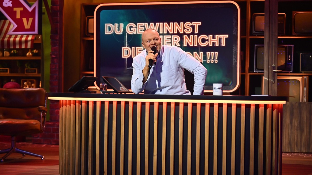 Stefan Raab feiert heute Abend, um 20:10 Uhr, mit der brandneuen Quiz- und Competition-Show #DGHNDMBSR sein fulminantes TV-Comeback auf RTL+ .
+++ Die Verwendung des sendungsbezogenen Materials ist n ...
