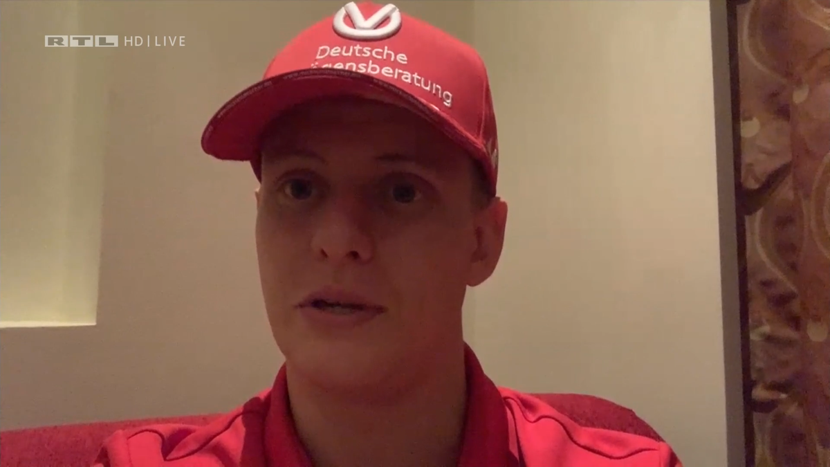 Mick Schumacher versteht Jauchs Frage nicht.