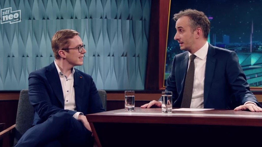 Jan Böhmermann fragt CDU-Mann Philipp Amthor: "Wo kommen ...