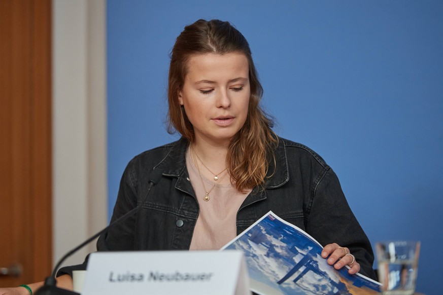 Politik Fridays For Future Pressekonferenz der Klimabewegung Fridays For Future Deutschland am Dienstag den 13. September 2022 in Berlin. 10 Tage vor dem globalen Klimastreik am 23. September praesent ...