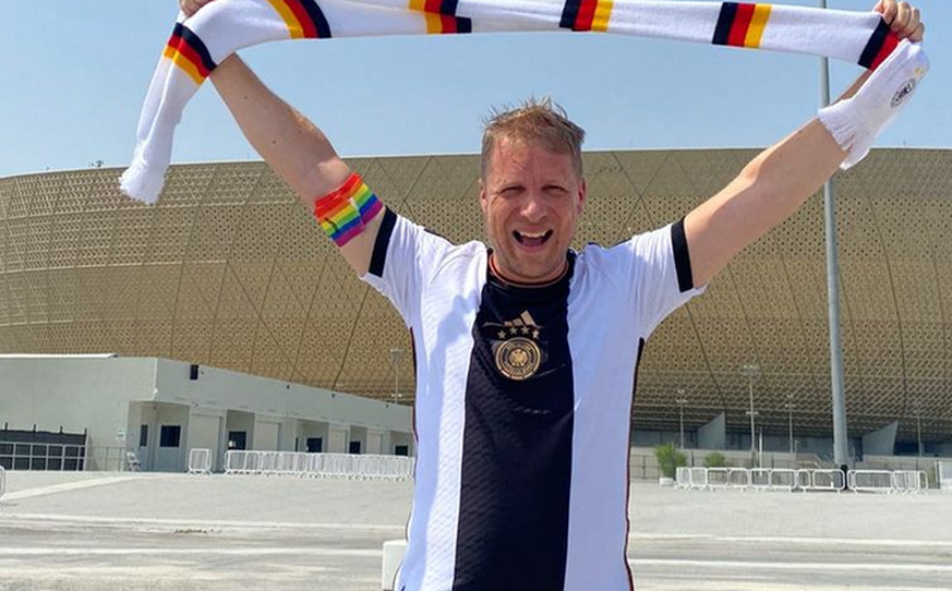 Oliver Pocher begutachtete in Katar das für die WM neu erbaute Stadion.