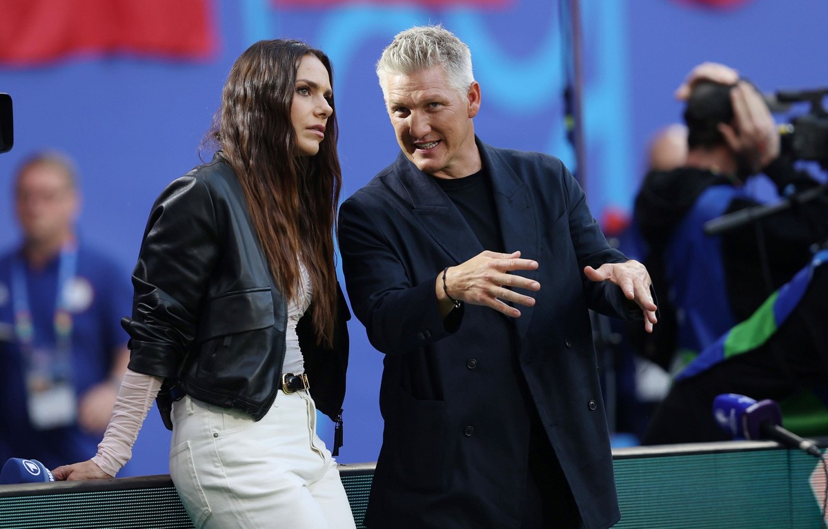 Bastian Schweinsteiger und Esther Sedlaczek analysieren die EM-Spiele für die ARD.