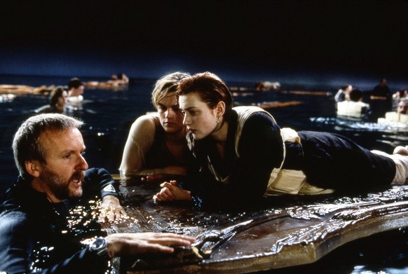 Kate Winslet, Leonardo DiCaprio, Director James Cameron Titanic 1997 Paramount Pictures File Reference 33848-867THA Hollywood CA USA PUBLICATIONxINxGERxSUIxAUTxONLY Copyright: xLegacyxCollection/ThexH ...