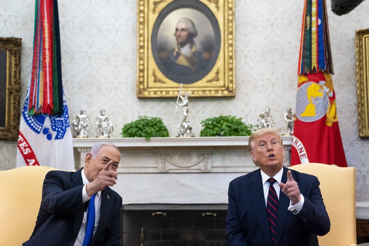 Trump Meets Netanyahu in the Oval Office United States President Donald J. Trump meets with Prime Minister Benjamin Netanyhu of Israel ahead of the Abraham Accords Signing Ceremony on the South Lawn o ...