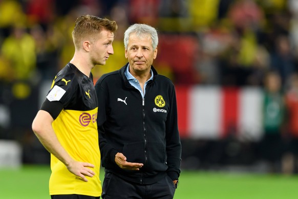 Dortmund, Deutschland, 03.08.2019, DFL Supercup, BV Borussia Dortmund - FC Bayern Muenchen, Marco Reus (BVB) spricht mit Trainer Lucien Favre (BVB) gestikuliert, gestures( Dortmund Signal Iduna Park N ...