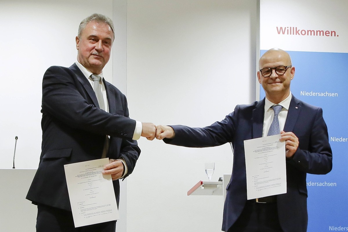 16.09.2021, Berlin, Deutschland - Pressekonferenz: DB und GDL einigen sich auf Tarifkompromiss. Die Deutsche Bahn, DB und die Gewerkschaft Deutscher Lokomotivfuehrer, GDL haben sich auf einen Tarifabs ...