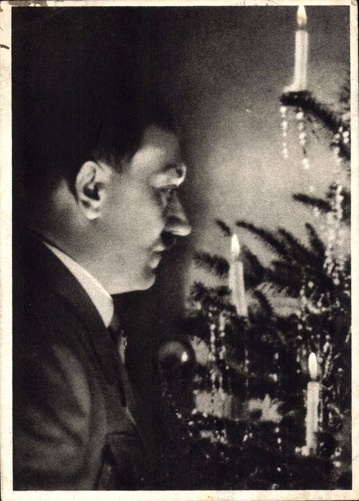 Frohe Weihnachten, Führer und Reichskanzler Adolf Hitler, Tannenbaum, Kerzen !AUFNAHMEDATUM GESCHÄTZT!

Merry Christmas Leader and Reich Chancellor Adolf Hitler Tannenbaum Candles date estimated