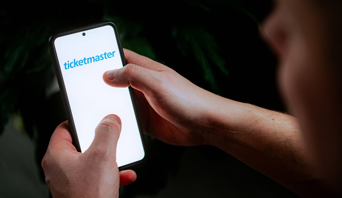 Photo illustration in Poland. In this photo illustration a Ticketmaster logo seen displayed on a smartphone. Poland Copyright: xMateuszxSlodkowskix/xSOPAxImagesx 20240125SOPAMASL028