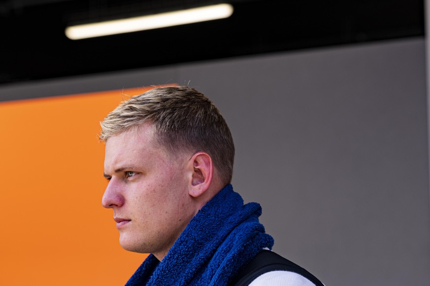 Mick Schumacher of Germany and Haas F1 Team is pictured on the Pit Lane prior the F1 Grand Prix of Spain at Circuit de Barcelona-Catalunya on May 22, 2022 in Barcelona, Spain. Foto: Siu Wu.