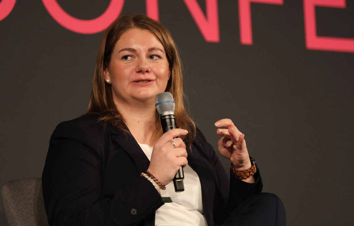 06.02.2025, xcex, GER, Hamburg, CCH, Hamburg Messe, Congress Center, Spobis, Europas groesstes Sportbusiness-Event 2025, Jessica Stommel Head of Frauenfussball, Director Sales Five *** 06 02 2025, xce ...