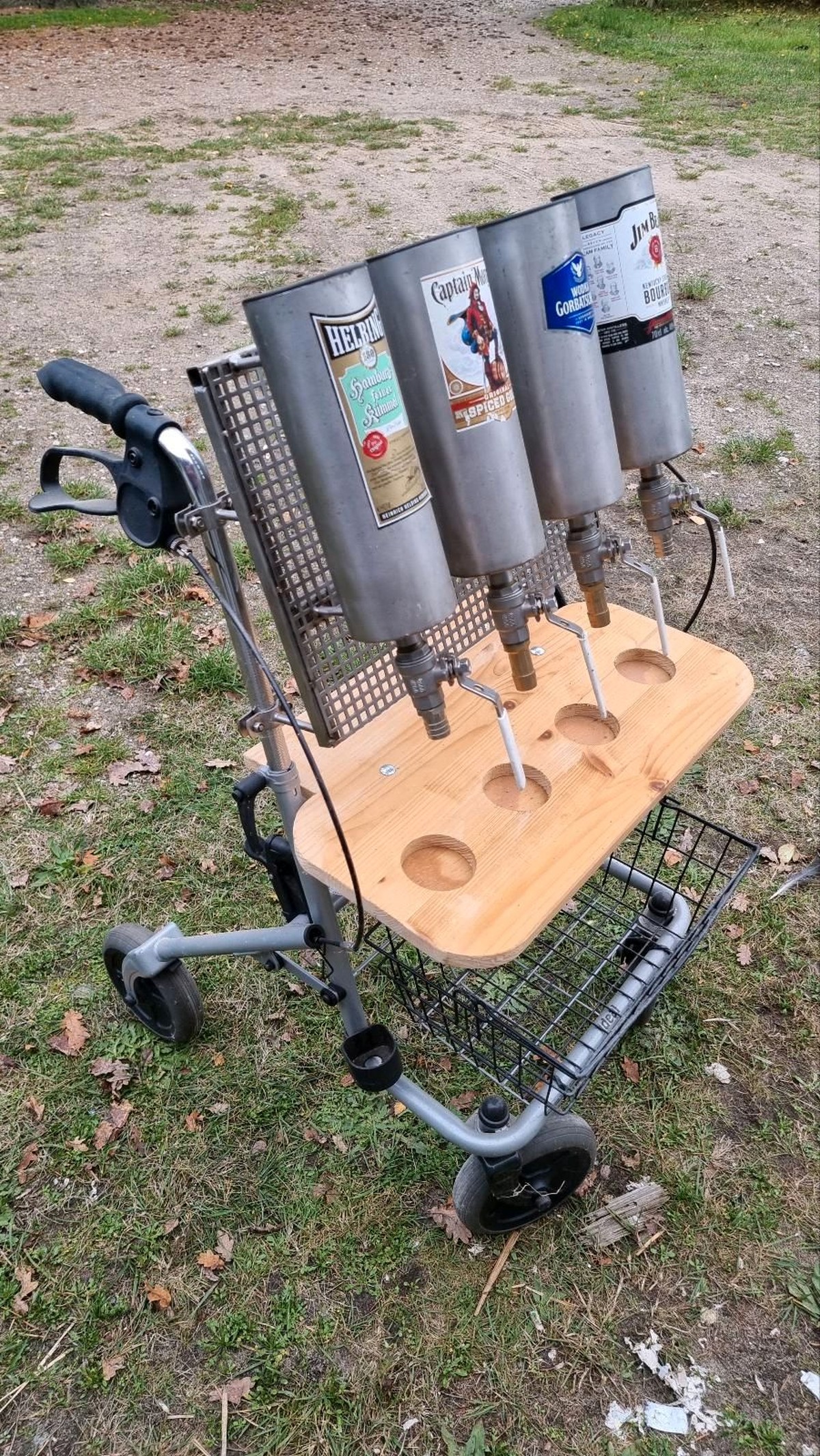 Nutzer bot umgebauten Rollator an.