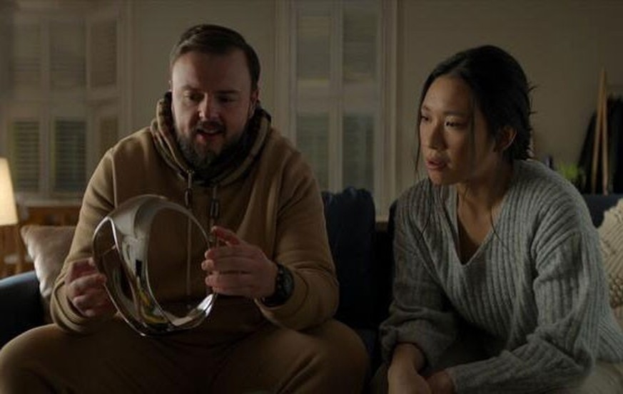 John Bradley und Jess Hong spielen Forschende in "3 Body Problem".