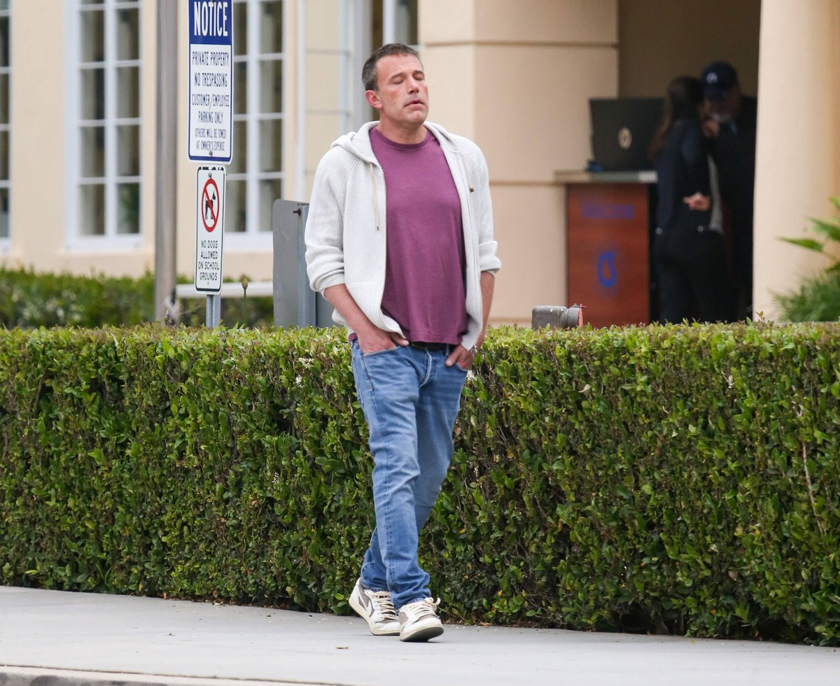 Exes Ben Affleck and Jennifer Garner reunite on their son Samuel s last day of school in Los Angeles, California Featuring: Ben Affleck Where: Los Angeles, California, United States When: 11 Jun 2024  ...