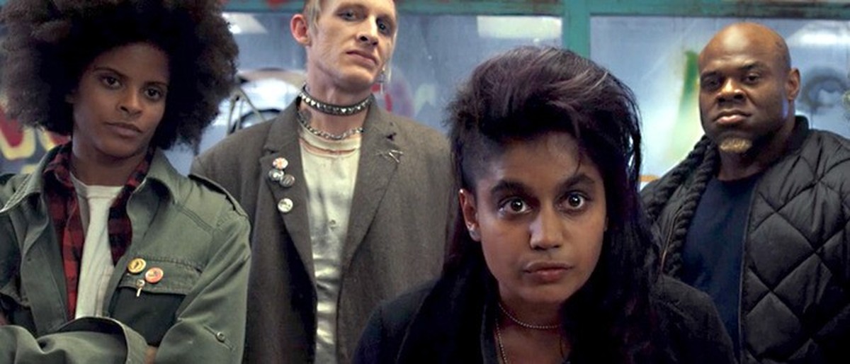 Kali (zweite von rechts) in "The Lost Sister".