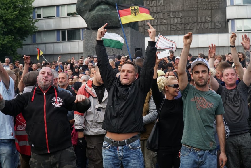 Mehrere Hundert Rechte demonstrierten am Montag in Chemnitz.