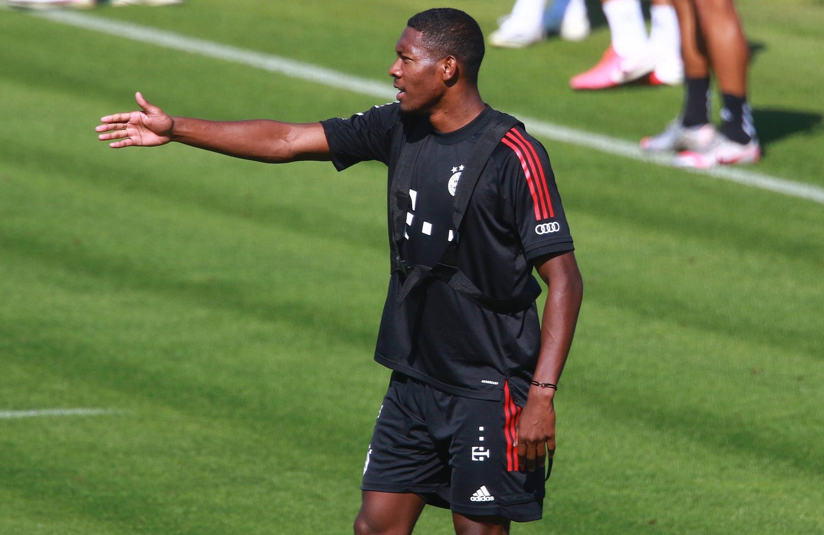 David Alaba, Gestik, gestikuliert Fussball 1. Bundesliga FC Bayern M�nchen, Training an der Saebenerstrasse, 15.09.2020 FOTO: Mladen Lackovic *** David Alaba, gestures, gesticulating Football 1 Bundes ...