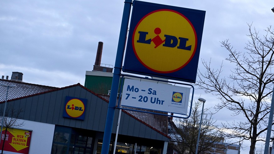 Logo des Lebensmittelhaendlers LIDL am 09.01.2022 in Mainburg. Allgemeines Bild. Symbolfoto.