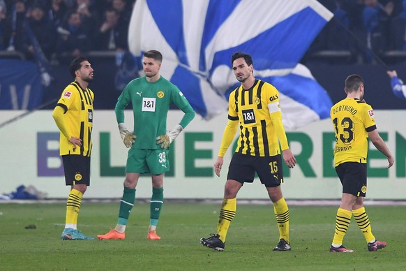 Fußball 1. Bundesliga 24. Spieltag FC Schalke 04 - Borussia Dortmund am 11.03.2023 in der Veltins Arena in Gelsenkirchen Emre Can Dortmund , Gregor Kobel Dortmund , Mats Hummels Dortmund , Raphael Gue ...