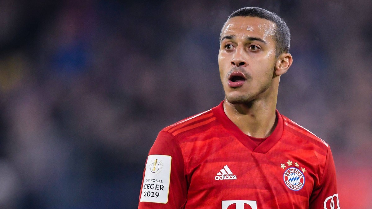 Thiago Alcantara do Nascimento of FC Bayern Munich during the German DFB Pokal quarter final match between FC Schalke 04 and Bayern Munich at the Veltins Arena on March 03, 2020 in Gelsenkirchen, Germ ...