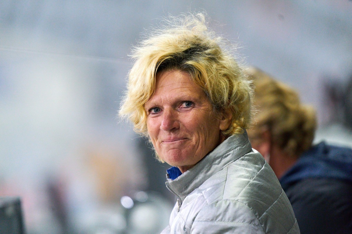 Football Munich - Schalke, Munich Sept 18, 2020. Claudia NEUMANN, ZDF presenter, live, Kommentatorin, FC BAYERN MUENCHEN - FC SCHALKE 04 8-0 - DFL REGULATIONS PROHIBIT ANY USE OF PHOTOGRAPHS as IMAGE  ...