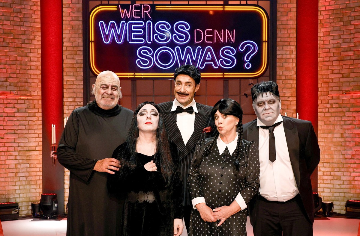 ARD WER WEISS DENN SOWAS? FOLGE 1186, &quot;Marijke Amado und Harry Wijnvoord&quot;, am Donnerstag (31.10.24) um 18:00 Uhr im ERSTEN.
Moderator Kai Pflaume (M.) und seine Rateteam-Kapitäne Bernhard Ho ...