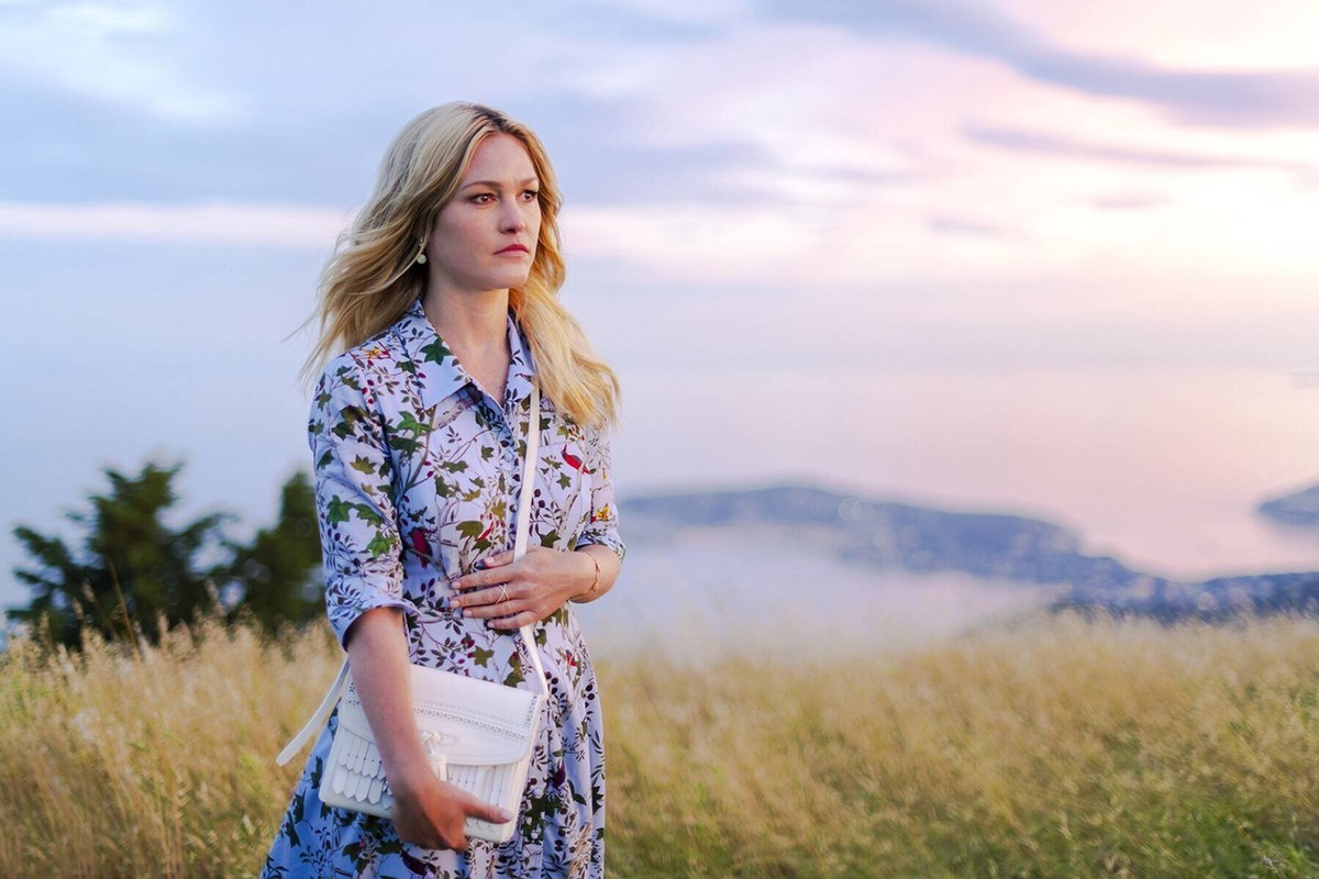 RIVIERA, Julia Stiles, Season 2, premiered June 20, 2019 in the US. photo: Sundance Now/Sky Atlantic / courtesy Everett Collection Please credit Sundance Film/Courtesy Everett Collection ACHTUNG AUFNA ...