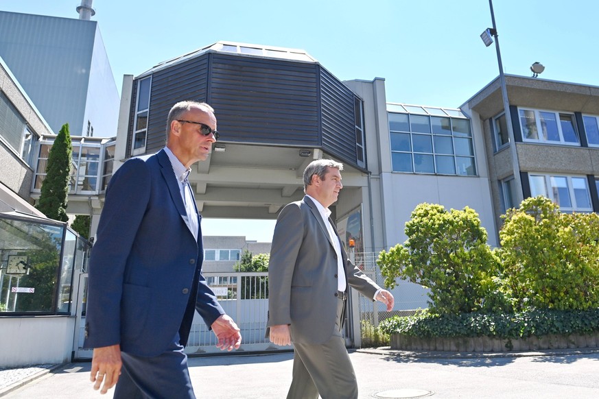 Friedrich Merz (l.) und Markus Söder besuchen das AKW Isar-2.