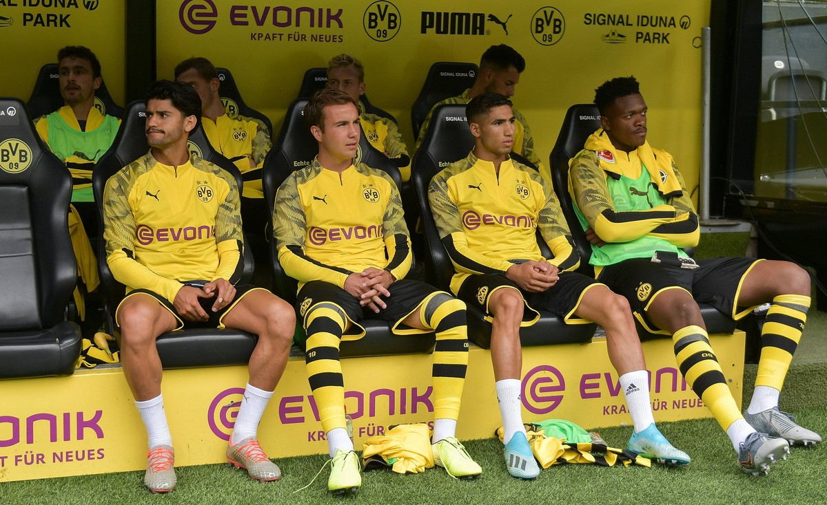 17.08.2019, xblx, Fussball 1.Bundesliga, Borussia Dortmund - FC Augsburg emspor, v.l. Dortmunder Bank mit Mario Goetze (Borussia Dortmund) (DFL/DFB REGULATIONS PROHIBIT ANY USE OF PHOTOGRAPHS as IMAGE ...