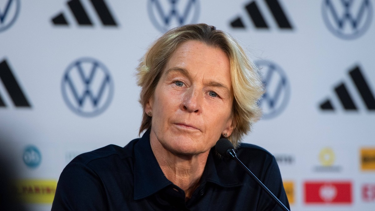 Después de una emotiva entrevista con Voss-Tecklenburg: la reacción de la ex estrella alemana fue clara