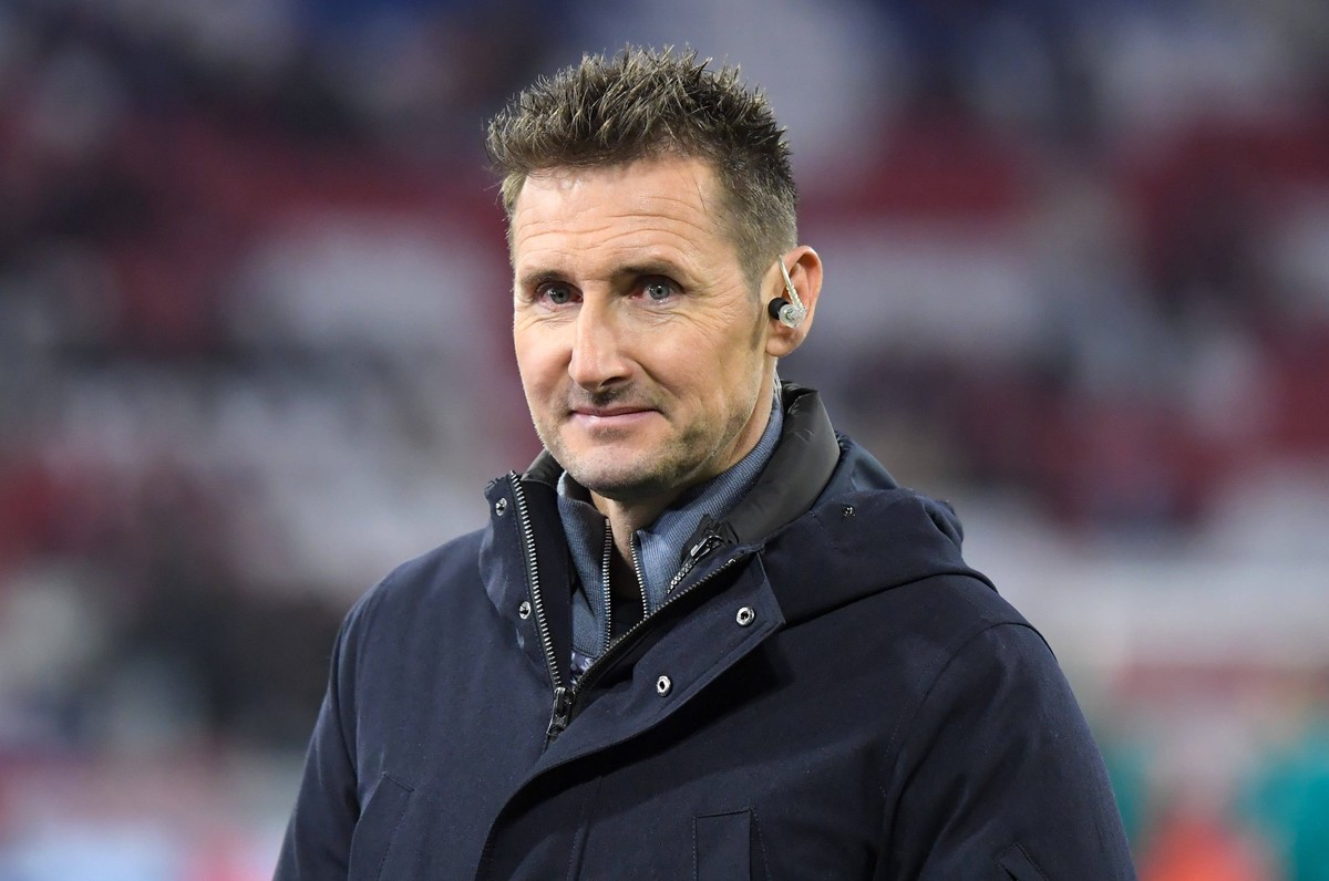 05.03.2024, xemx, Fussball UEFA Champions League 1/8 Finale, FC Bayern Muenchen - Lazio Rom emspor, v.l. Miroslav Klose DFL/DFB REGULATIONS PROHIBIT ANY USE OF PHOTOGRAPHS as IMAGE SEQUENCES and/or QU ...