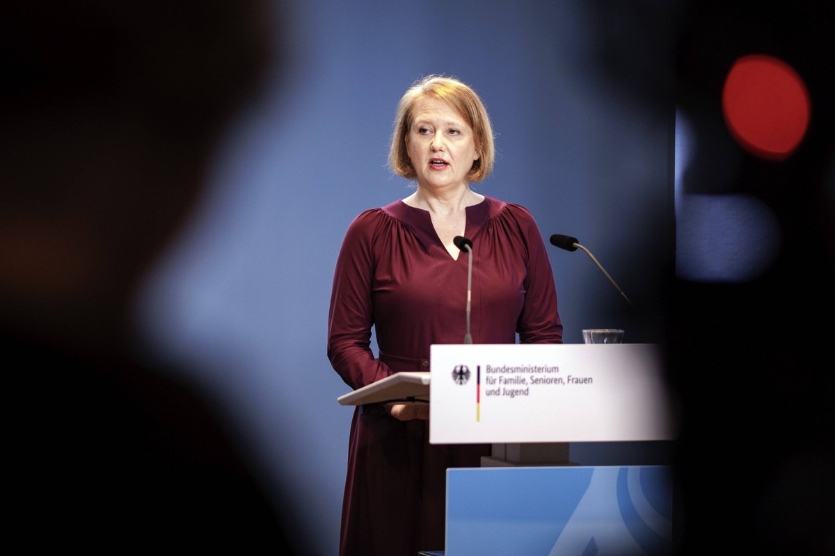 Lisa Paus, Bundesministerin fuer Familie, Senioren, Frauen und Jugend, aufgenommen im Rahmen einer Pressekonferenz zum Kita Qualitaetsgesetz. Berlin, 04.08.2023. Berlin Deutschland *** Lisa Paus, Fede ...