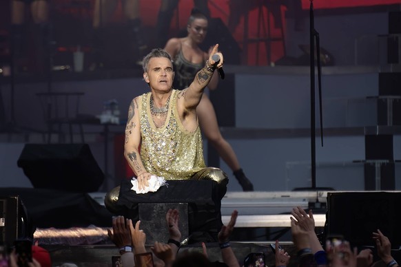 Robbie Williams live in Bergen, Norway Bergen, Norway. 22nd, June 2023. The English singer, songwriter and musician Robbie Williams performs a live concert at Koengen in Bergen. Bergen Norway PUBLICAT ...