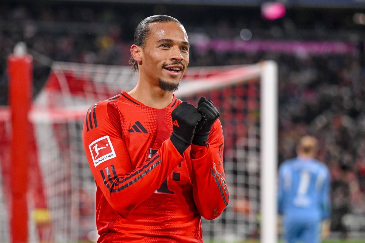 Leroy Sane FC Bayern Muenchen gestikuliert, gestik waehrend des Spiels der 1. Bundesliga zwischen FC Bayern M