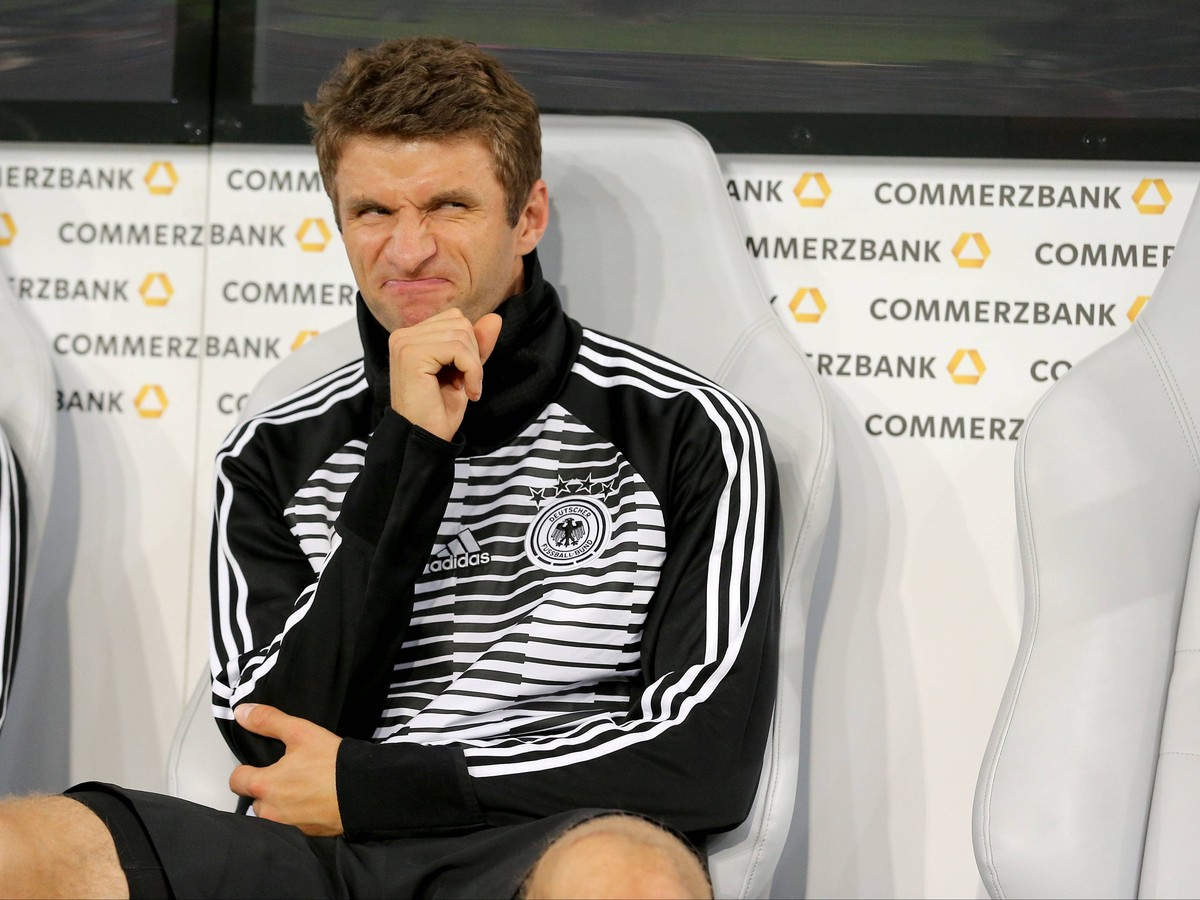 Thomas Mueller ( Deutschland ) auf der Bank , Freundschaftsspiel, Laenderspiel, Deutschland vs. Peru, DFB regulations prohibit any use of photographs as image sequences and/or quasi-video, Freundschaf ...
