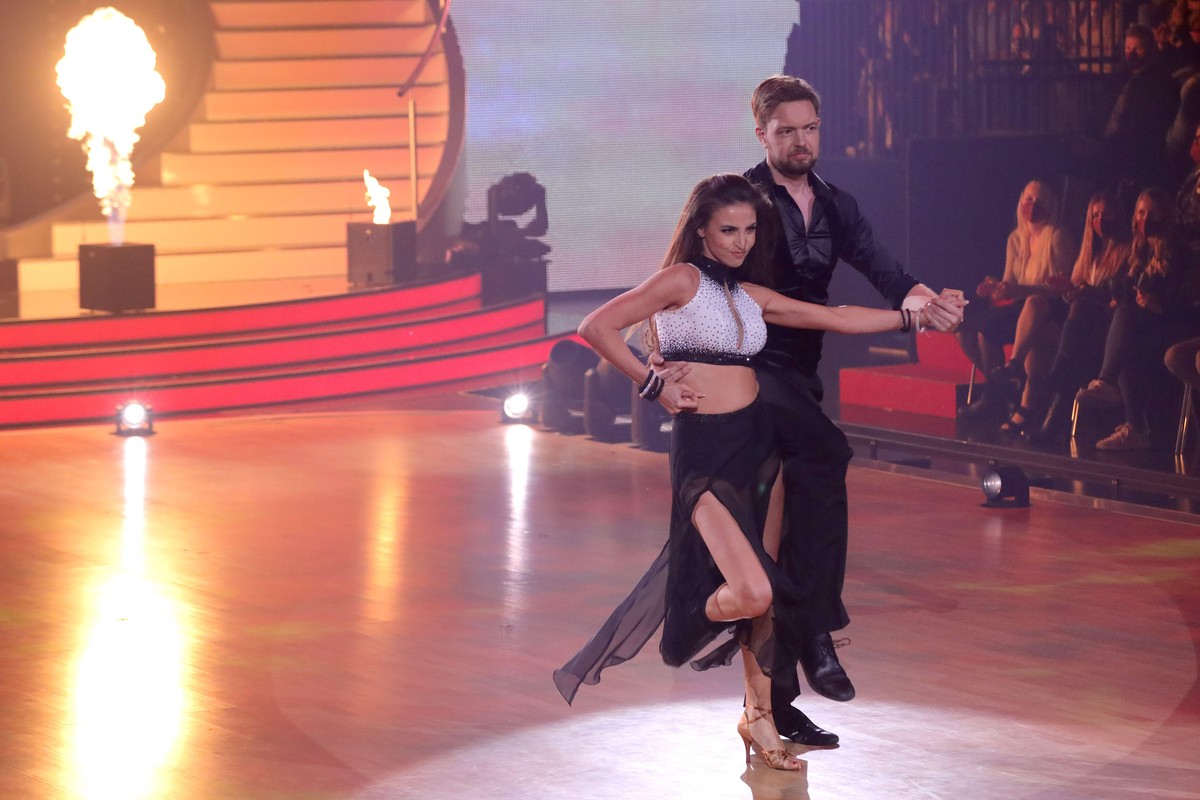 COLOGNE, GERMANY - APRIL 29: Bastian Bielendorfer and Ekaterina Leonov perform on stage during the 9th show of the 15th season of the television competition show &quot;Let&#039;s Dance&quot; at MMC St ...