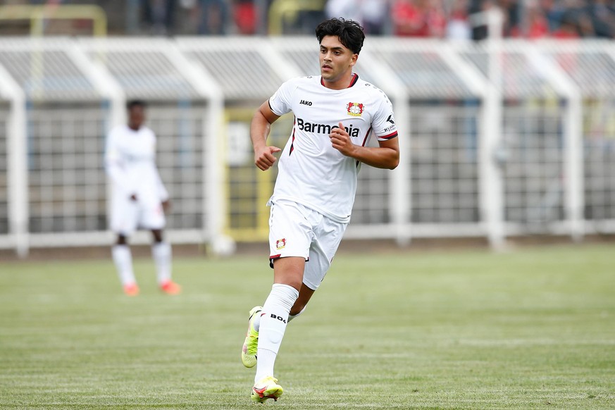 Nadiem Amiri spielt seit 2019 für Bayer Leverkusen. Seine Eltern kamen in den 1980er Jahren aus Afghanistan nach Deutschland. 