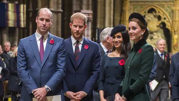 Commmorations du 11 novembre : l armistice clbr l Abbaye de Westminster. PAP11182049 The Queen, accompanied by members of the Royal Family, attend a service at Westminster Abbey for the centenary of t ...