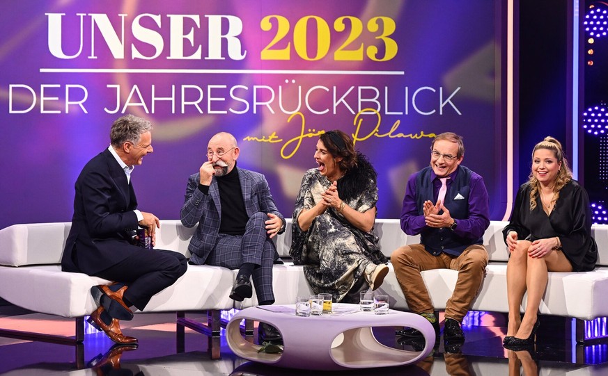 Titel: Unser 2023 - Der Jahresrückblick mit Jörg Pilawa;
Staffel: 2023;
Person: Jörg Pilawa; Horst Lichter; Elena Uhlig; Wigald Boning; Caroline Frier;
Copyright: Seven.One/Willi Weber;
Fotograf: Will ...