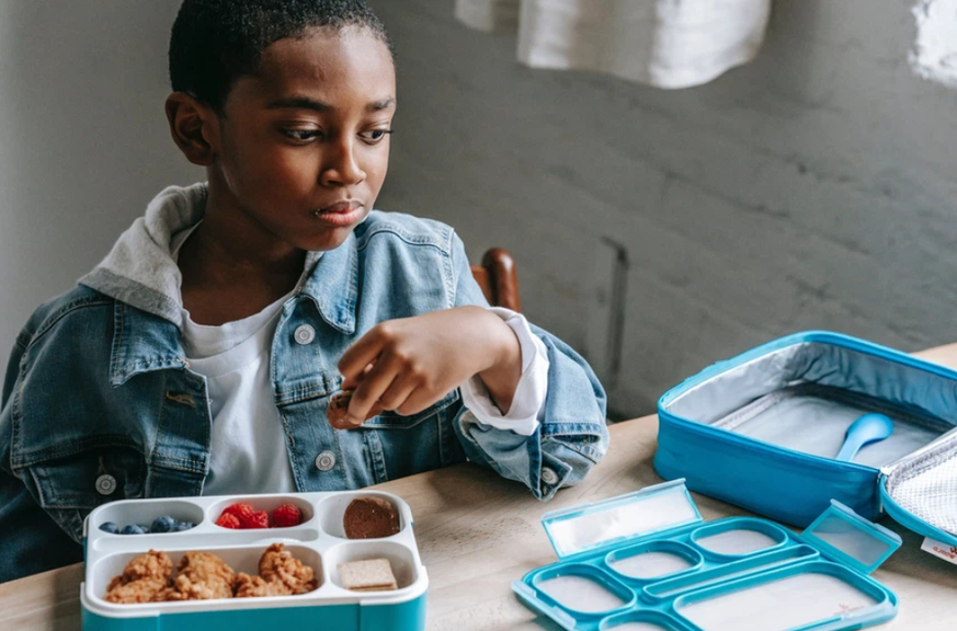 Weil das Essen zu teuer wird, müssen manche Eltern ihre Kinder vom Schulessen abmelden.