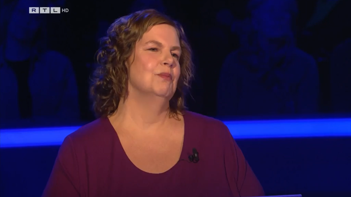 Kandidatin Corinna Ahrens bekam eine neue Frage, als jemand "nein" hereinrief.