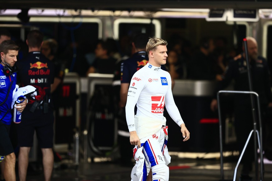 Haas driver Mick Schumacher, of Germany, walks in pit lane during the qualifying run of the Formula One Mexico Grand Prix at the Hermanos Rodriguez racetrack in Mexico City, Saturday, Oct. 29, 2022. ( ...