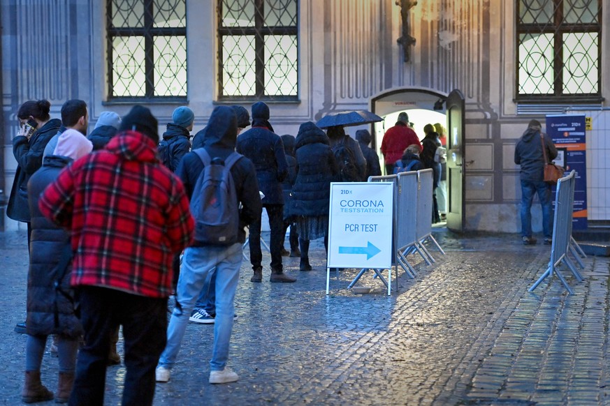 Gerade im Winter ist es nicht sehr verlockend, stundenlang vor dem Testzentrum zu warten.