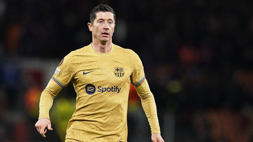 ARCHIV - 23.02.2023, Großbritannien, Manchester: Fußball: Europa League, K.o.-Runde, Zwischenrunde, Rückspiel, Manchester United - FC Barcelona. Barcelonas Robert Lewandowski reagiert. Lewandowski spr ...