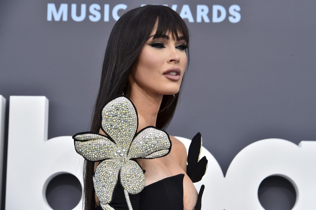 ARCHIV - 15.05.2022, USA, Las Vegas: Megan Fox kommt zu den Billboard Music Awards in der MGM Grand Garden Arena. (zu dpa: �Megan Fox teilt positiven Schwangerschaftstest�) Foto: Jordan Strauss/AP/dpa ...